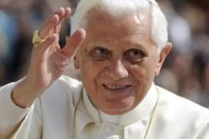 Eucaristía es el corazón que da vida a la Iglesia, dice el Papa