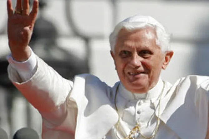 Ser testigos del Evangelio en era digital, pide Benedicto XVI especialmente a jóvenes