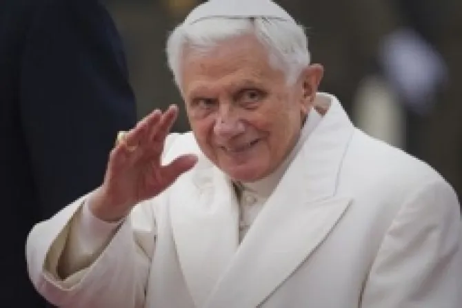 Benedicto XVI nombra número récord de mujeres para Sínodo de los Obispos
