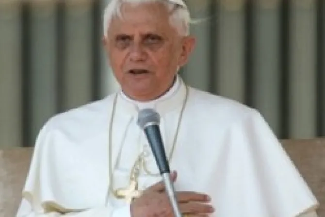 El Papa recibe a Cardenales que investigan vatileaks