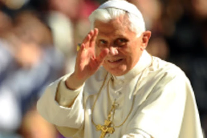 Liturgia es gran escuela de espiritualidad católica, recuerda el Papa Benedicto XVI