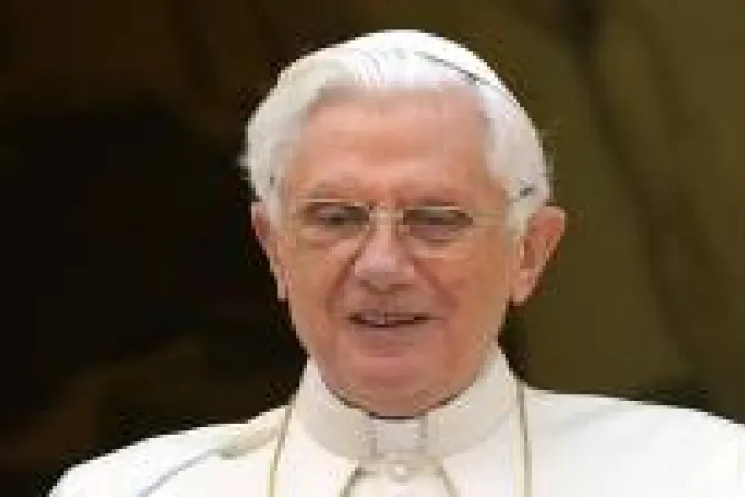 Benedicto XVI: El cristiano debe aprender constantemente de la humildad de Cristo