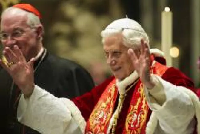 Mil ochocientos niños envían cartas a Benedicto XVI para darle gracias