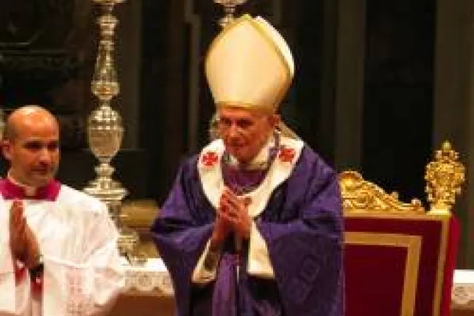 Benedicto XVI usará armas que el diablo más teme: Oración y ayuno, asegura apologeta