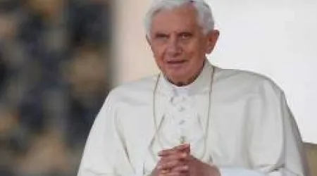 Autoridad vaticana: Benedicto XVI podrá ser llamado Su Santidad