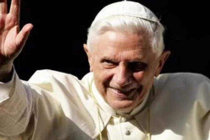 Vocero vaticano: Visita del Papa al Reino Unido es "un éxito espiritual"