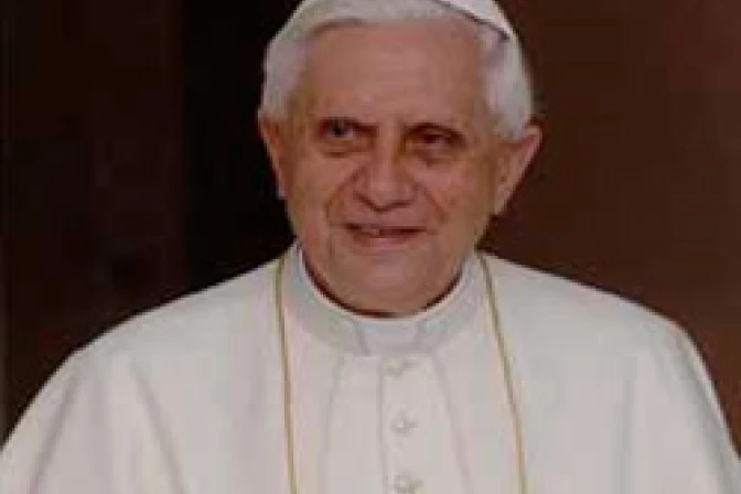 Defender al hombre antes que a medio ambiente, dice el Papa