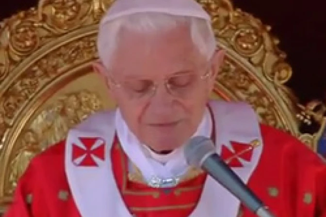 El Papa a jóvenes: Sed testigos alegres e incansables del amor de Dios