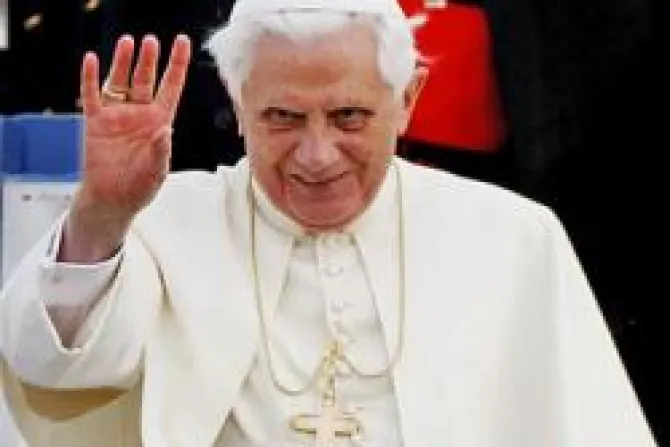 Cristianos deben vivir caridad de Cristo con todos, sin excepciones, dice el Papa