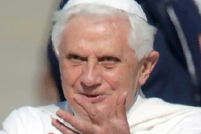 Completa fidelidad al Magisterio de la Iglesia, pide el Papa Benedicto XVI