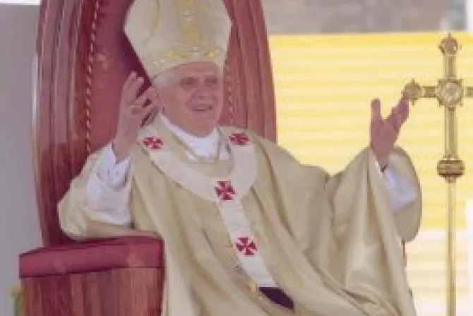 Que la Virgen de Fátima os lleve a Cristo, exhorta el Papa Benedicto XVI
