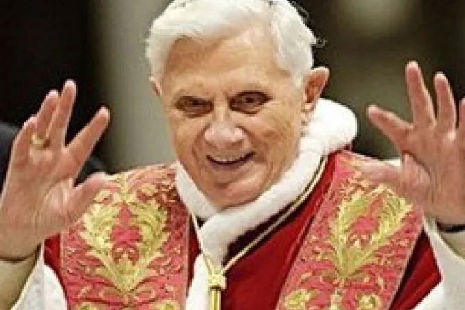 Millones de católicos rezan por el Papa Benedicto XVI en su cumpleaños