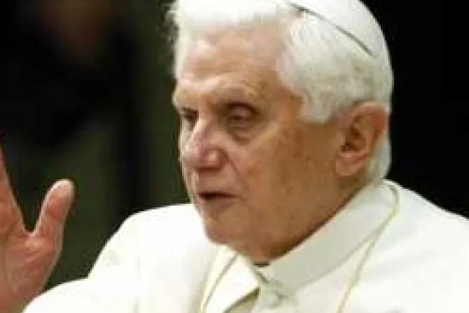 Frenar cristianofobia en Medio Oriente, exhorta el Papa Benedicto XVI