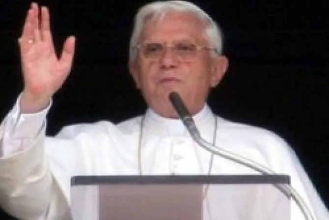 Sólo los santos transforman la Iglesia y la sociedad, recuerda el Papa Benedicto XVI
