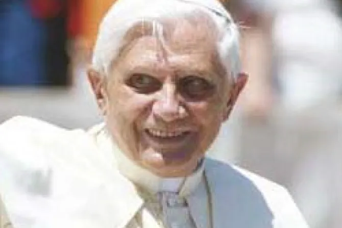 Benedicto XVI no buscaba confrontación con denuncia del laicismo en España, dice vocero vaticano