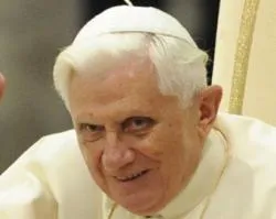Ser cristiano "no es un traje para usar en privado", advierte el Papa