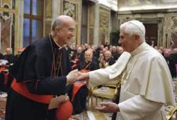 Cardenal Tarcisio Bertone junto a Benedicto XVI?w=200&h=150