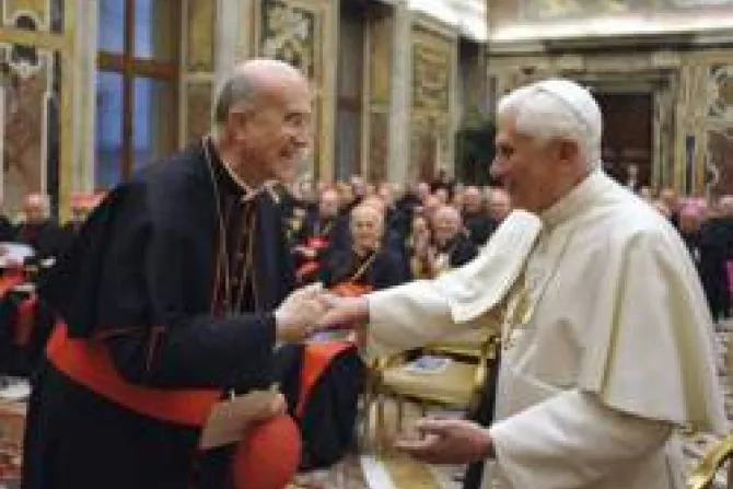 Cardenal Bertone a Benedicto XVI: Gracias por mostrar la verdad y el amor de Dios