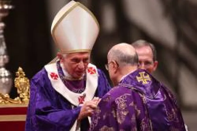 Renuncia de Benedicto XVI no es abandono de la Iglesia, dice Cardenal Secretario de Estado