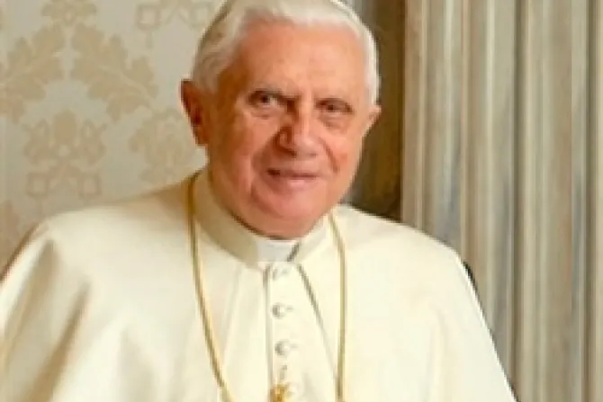 Sólo Cristo aplaca la tempestad de una Iglesia probada por el pecado, dice el Papa Benedicto XVI