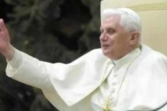 Libertad de culto contribuye siempre al bien común, dice el Papa Benedicto XVI