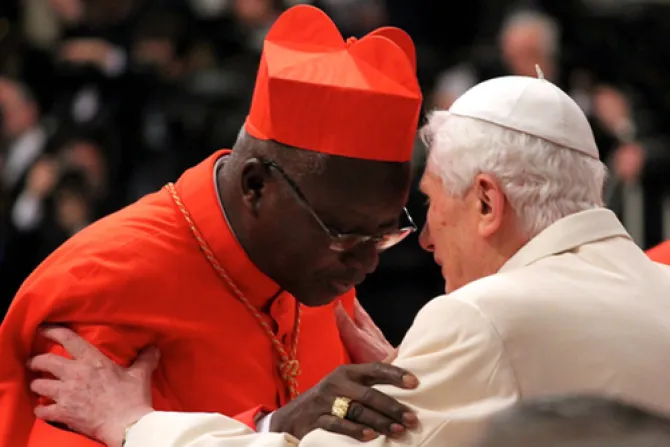 Benedicto XVI participa en Consistorio para la creación de 19 nuevos Cardenales