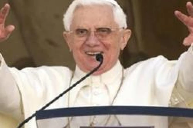 Escuelas católicas deben enseñar Verdad que salva a las almas, dice el Papa