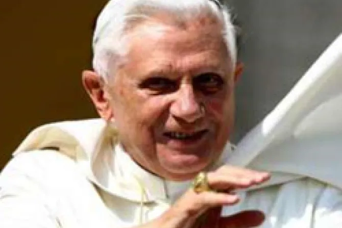 Celibato en sacerdotes permite vida auténtica, pura y madura, dice el Papa Benedicto XVI