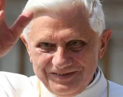 Caballeros de Colón: Rezar por Benedicto XVI en 35° aniversario de ordenación como Obispo