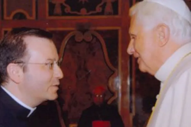 Experto vaticano explica postura del Papa sobre preservativos