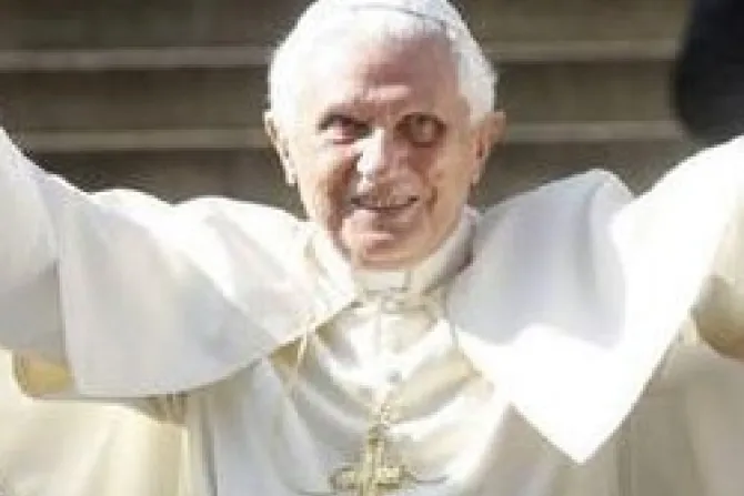 Benedicto XVI a jóvenes: Dar testimonio de Cristo a hombres y mujeres del tercer milenio
