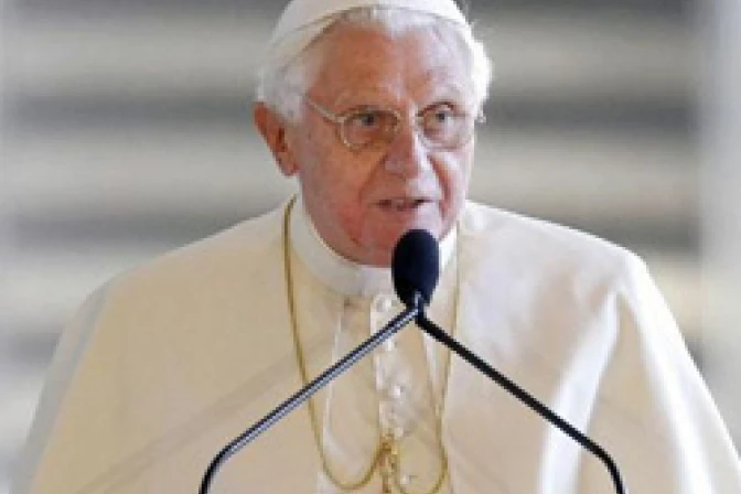 Asunción de María refleja nuestro destino, afirma el Papa Benedicto XVI