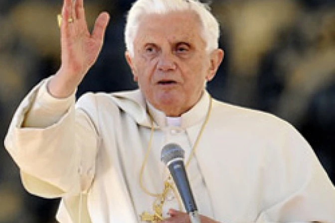 Benedicto XVI: "Salud reproductiva" hiere al ser humano