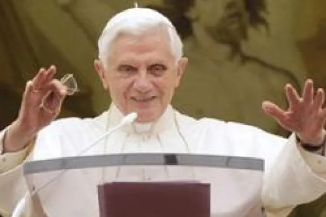 Caritas debe estar en sintonía con Santa Sede y Magisterio de la Iglesia, dice el Papa