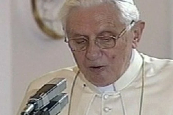 El Papa pide dominar lenguaje digital para anunciar a Dios en Internet