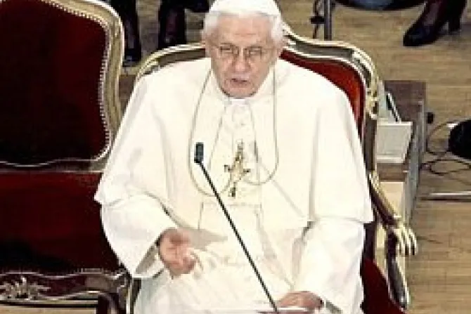 Ciencia debe orientarse al auténtico bien del hombre, dice el Papa Benedicto XVI