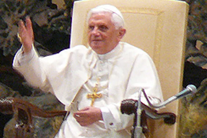 El Señor ama a su Iglesia aunque esté herida por sus pecados, recuerda el Papa Benedicto XVI