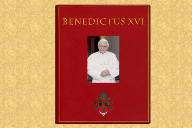 Vaticano publica e-book en homenaje a Benedicto XVI