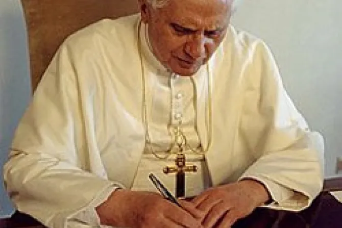 Nuevo libro del Papa: Best seller que va del lápiz a versión electrónica