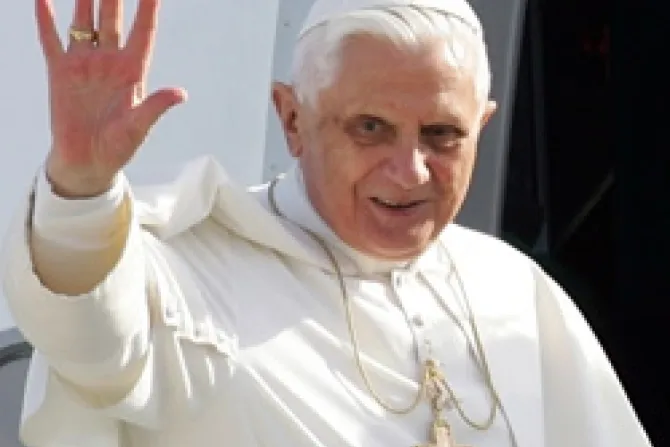 El Papa Benedicto XVI exhorta a aceptar desafío de la nueva evangelización
