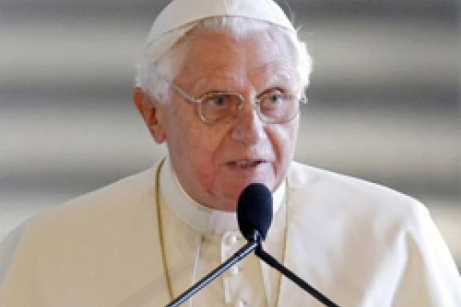 Benedicto XVI en Malta alienta defensa de la vida, la familia y libertad religiosa