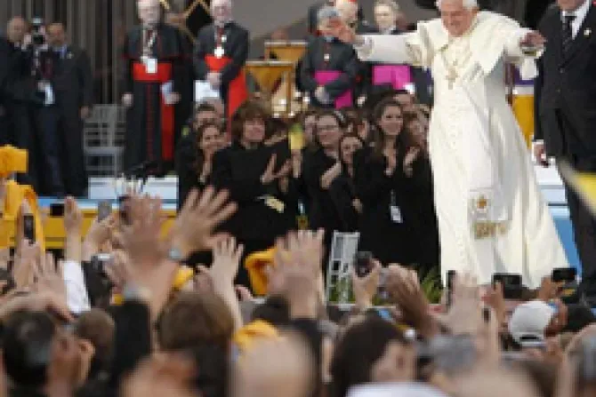 Todos llamados a promover vocaciones en la Iglesia, dice el Papa