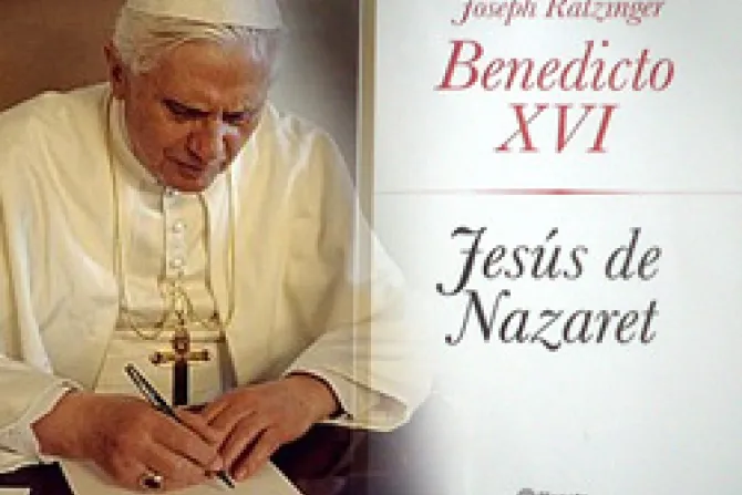 En nuevo libro el Papa retoma debate sobre exegesis bíblica