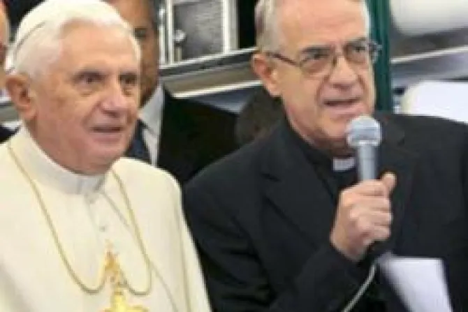 Vaticano desmiente supuesta "renuncia" del Papa en 2012
