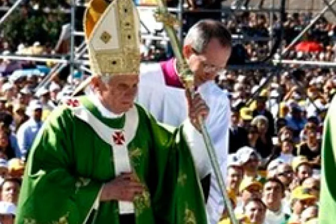 No tener miedo de testimoniar la fe ni caer en desánimo, alienta el Papa Benedicto XVI
