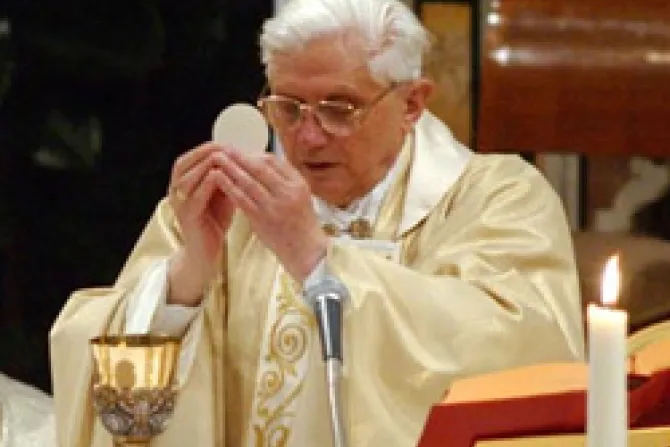 Papa Benedicto XVI: Universo no es resultado de la casualidad