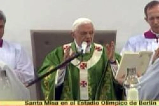 El Papa en Misa en Berlín: Vivan unidos a Cristo y a la Iglesia para dar alegría y amor al mundo