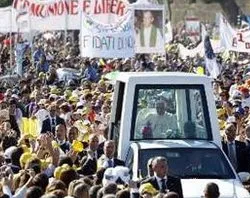 Benedicto XVI rompe récord de multitudes en Italia