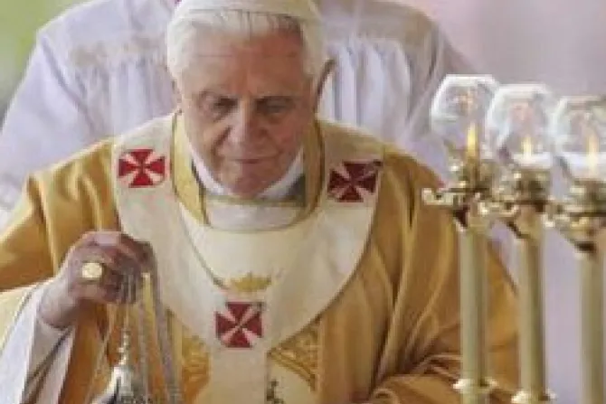 Sufrir con Jesús para ser redentores en el Redentor, pide Benedicto XVI a enfermos