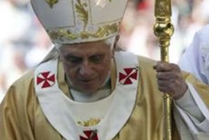 Virgen de Fátima no deja de anunciar a Dios, esperanza del mundo, dice el Papa Benedicto